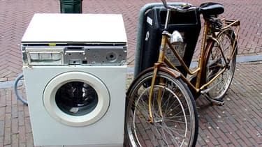 Quand un appareil tombe en panne, quelques mois parfois après l'expiration de la garantie, le prix de la réparation excède souvent celui du neuf.