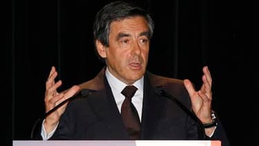 François Fillon a reçu jeudi soir le prix de l'homme de l'année 2009 du Journal de l'automobile pour le plan de soutien de son gouvernement au secteur face à la crise. Après avoir accepté ce prix au nom du gouvernement, le Premier ministre a invité les in