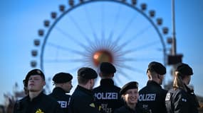 Des policiers allemands déployés dans le cadre de l'Oktoberfest à Munich le 21 septembre 2024.