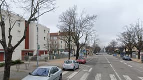 Un homme mortellement poignardé a été retrouvé sur la voie publique dans la Cité Berliet ce samedi 3 août.