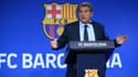 Le président du FC Barcelone, Joan Laporta, lors d'une conférence de presse à propos de la situation économique et patrimoniale du club, le 16 août au siège du club au Camp Nou