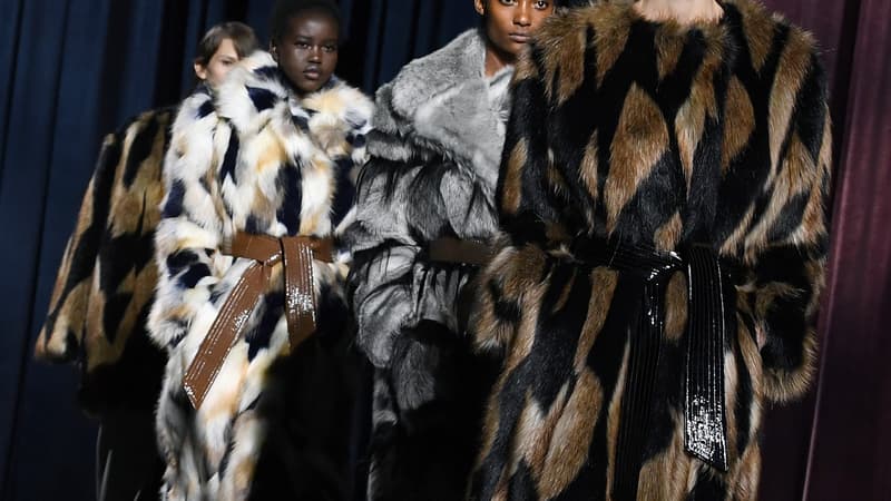 Mannequins défilant lors de la présentation de la collection hiver 2018/2019 de Givenchy, le 4 mars 2018.
