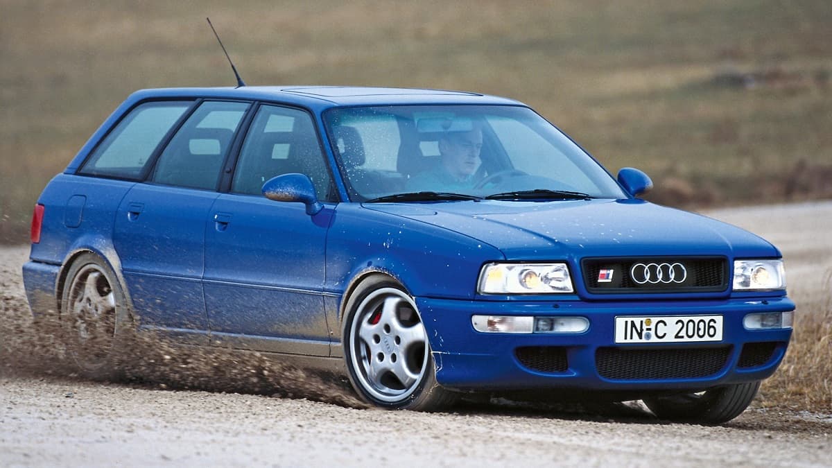 Le break Audi 80 Avant RS2 était le véhicule de ce type le plus performant à l'époque. 