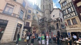 Pour sécuriser la façade ouest du Gros-Horloge, des travaux vont être lancés à Rouen.