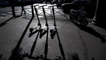 Des trottinettes électriques en libre-service à Paris.