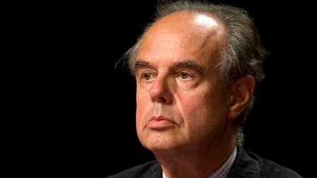 Selon un ancien ambassadeur de France en Tunisie, le ministre de la Culture Frédéric Mitterrand jouit de la double nationalité franco-tunisienne.