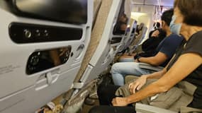 Image d'illustration - L'intérieur de l'avion Boeing 777-300ER après de fortes turbulences le 21 mai 2024.