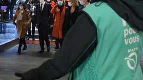 Jean Castex dans le métro en décembre pour l'inauguration de la 14 à Saint-Ouen.