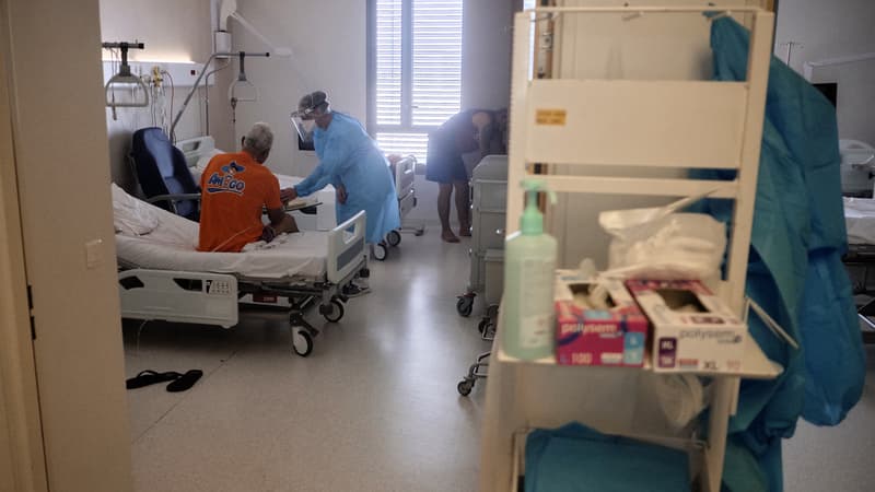 Des infirmières en poste dans le service Covid-10 du centre hospitalier de Nouméa, le 30 septembre 2021