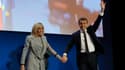 Emmanuel et Brigitte Macron le 23 avril 2017 à Paris. 