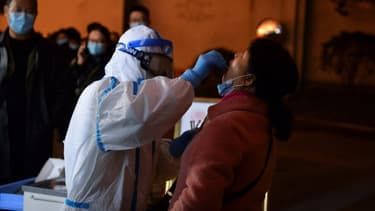 Dépistage du Covid-19 à Chengdu où de nouveaux cas de coronavirus sont apparus, le 8 décembre 2020 en Chine