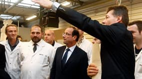 François Hollande lors d'un déplacement à Saint-Dié. Le candidat socialiste à l'élection présidentielle a déploréla "surenchère" orchestrée selon lui par Nicolas Sarkozy et Claude Guéant contre l'abattage halal, un débat qui divise jusqu'à la majorité. /P