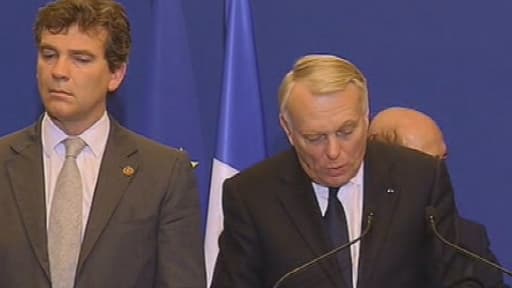 Arnaud Montebourg et Jean-Marc Ayrault en déplacement en Chine, le 8 décembre