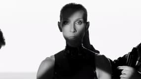 Céline Dion dans le clip de "Courage"