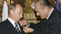Jacques Chirac avait remis à Vladimir Poutine en 2006 les insignes de Grand-Croix de la Légion d'honneur.