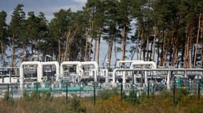 Des systèmes de canalisations à l'usine industrielle du gazoduc Nord Stream 1 de la mer Baltique, à Lubmin, dans le nord-est de l'Allemagne, près de la frontière avec la Pologne, le 30 août 2022.