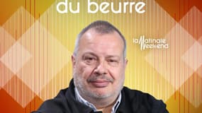 "La Matinale Week-End" de RMC c'est trois heures d’infos, de débats, d’interactions avec nos auditeurs et de bonne humeur, tous les samedis et dimanches, de 6h30 à 9h30. Mathieu Rouault vous réveille chaque weekend avec envie. Un journal chaque demi-heure avec Anaïs Castagna et Stéphane Geneste, ainsi que la météo de Peggy Broche. Autour d'eux, une joyeuse bande de chroniqueurs composée de Nicolas Poincaré (Racontez-nous), Margaux Bourdin (A vous de nous dire), Anthony Morel (C’est déjà demain), Marie Coeurderoy (le coup de main immo), Pierre Ammiche (la Story Sport) ainsi que Périco Légasse, pour son nouveau rendez-vous à 9h15 : le beurre et l'argent du beurre. Retrouvez les invités de la Matinale Week-end à 7h40, riez avec les meilleurs moments de la semaine d’Arnaud Demanche, cultivez vous avec le bonus de Peggy Broche, et économisez de l'argent avec le "coup de main conso" d'Anaïs Castagna.