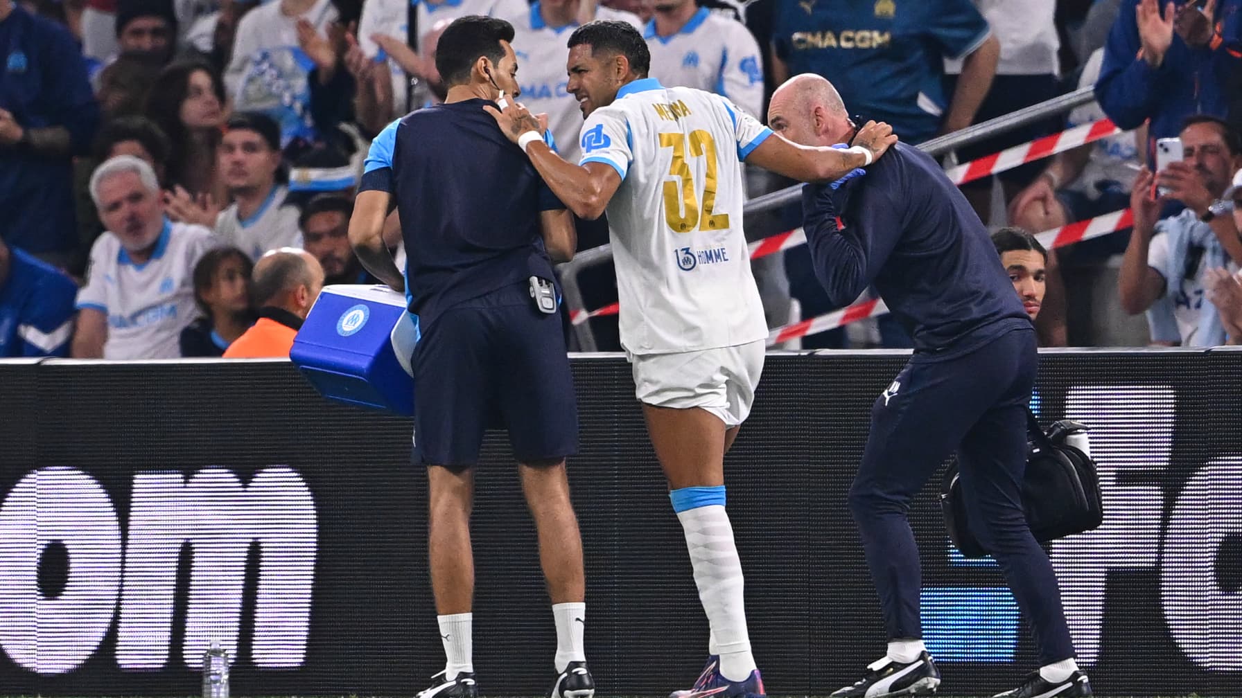 GROSSE TUILE POUR L'OM, MEDINA ABSENT DEUX MOIS APRÈS SA BLESSURE EN LIGUE DES CHAMPIONS