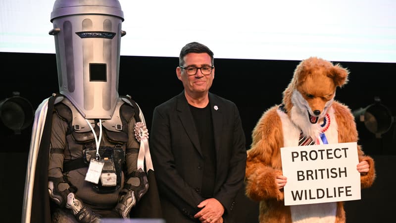 Un "sex symbol" selon la presse, il a gagné son bras de fer contre Boris Johnson durant le Covid, il préfère Manchester à Londres... Qui est Andy Burnham, le probable futur Premier ministre britannique?