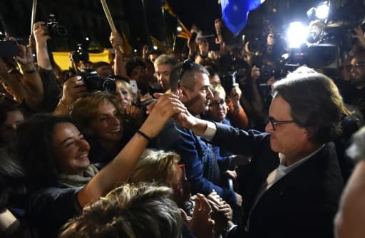 Le président sortant de la Catalogne, l'indépendantiste Artur Mas, revendique la victoire de son camp, le 27 septembre 2015 à Barcelone Le président sortant de la Catalogne, l'indépendantiste Artur Mas, revendique la victoire de son camp, le 27 septembre 2015 à Barcelone