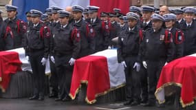 Photo des cercueils des quatre fonctionnaires de police tués, lors de l'hommage dans la cour de la préfecture de police de Paris