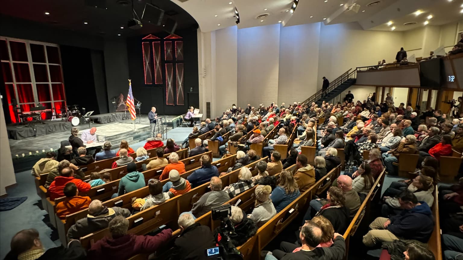 Des sympathisants du Parti républicain participent au caucus de l'Iowa, à Des Moines, le 15 janvier 2023