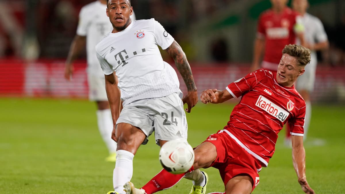 Corentin Tolisso (en blanc), le milieu français du Bayern Munich, en août 2019 Corentin Tolisso (en blanc), le milieu français du Bayern Munich, en août 2019