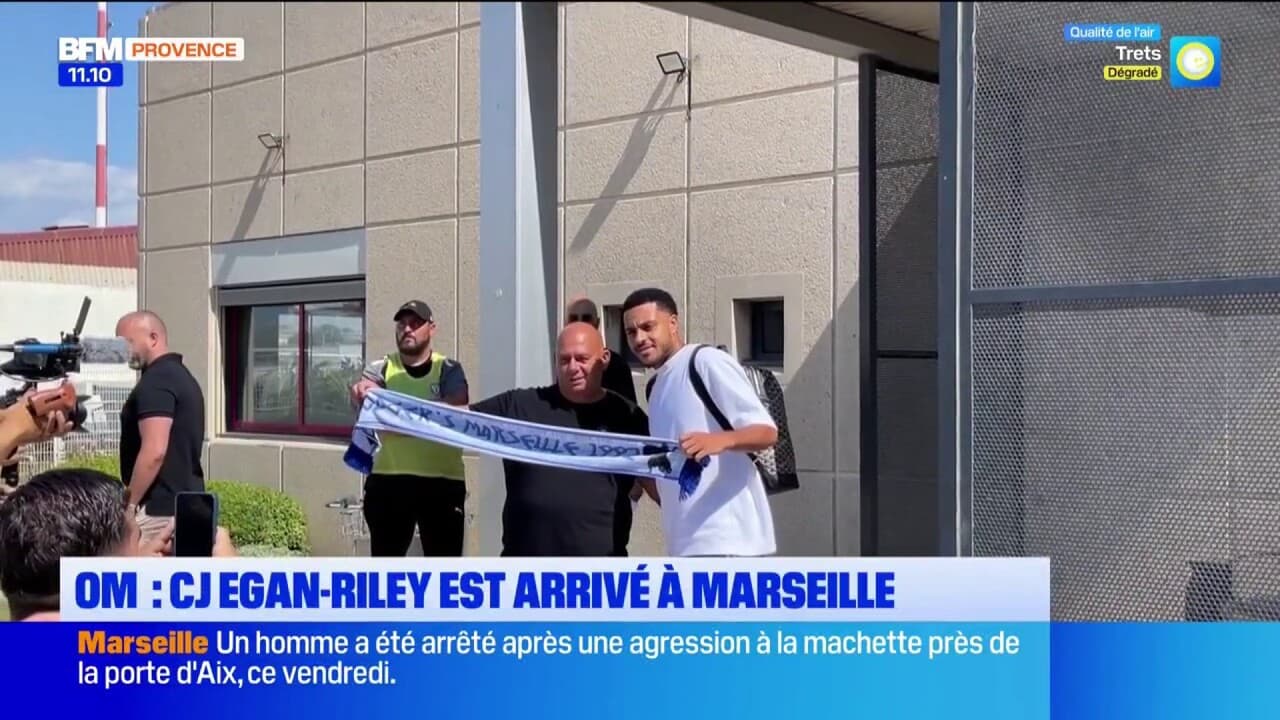 Le nouveau défenseur de l'OM CJ Egan-Riley est arrivé hier à Marseille ...