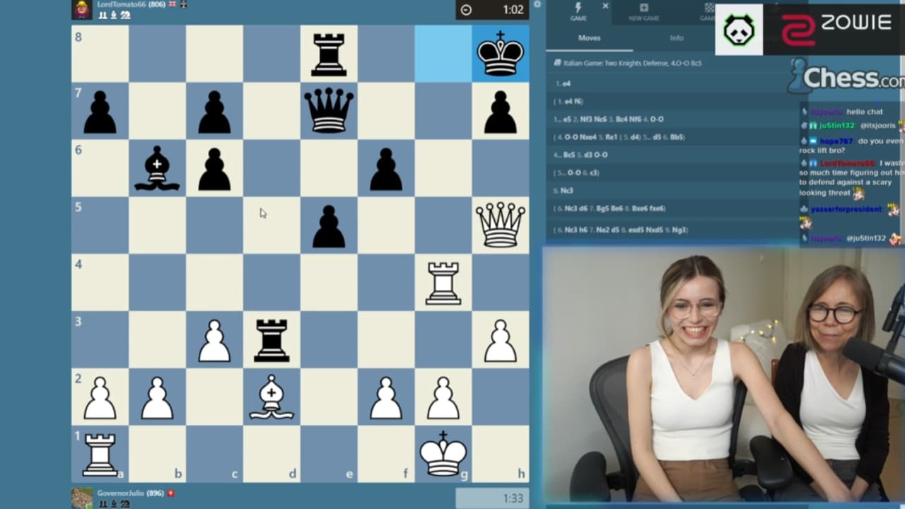 Anna Cramling (à gauche) et sa mère Pia Cramling lors d'une session de streaming sur Twitch