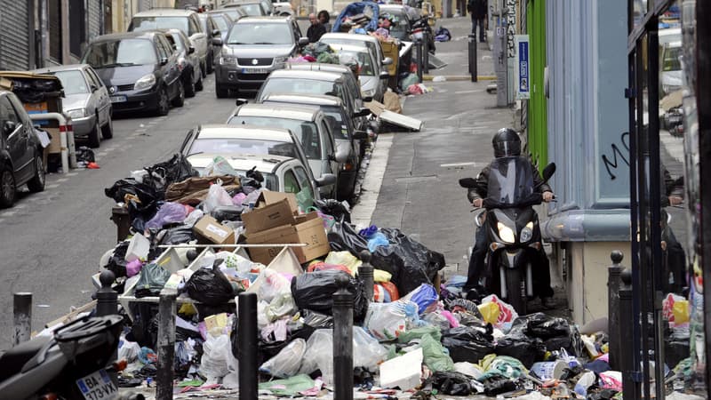 La femme avait chuté sur un tas d'ordures près de son domicile au 14 jour de grève des éboueurs en 2010.