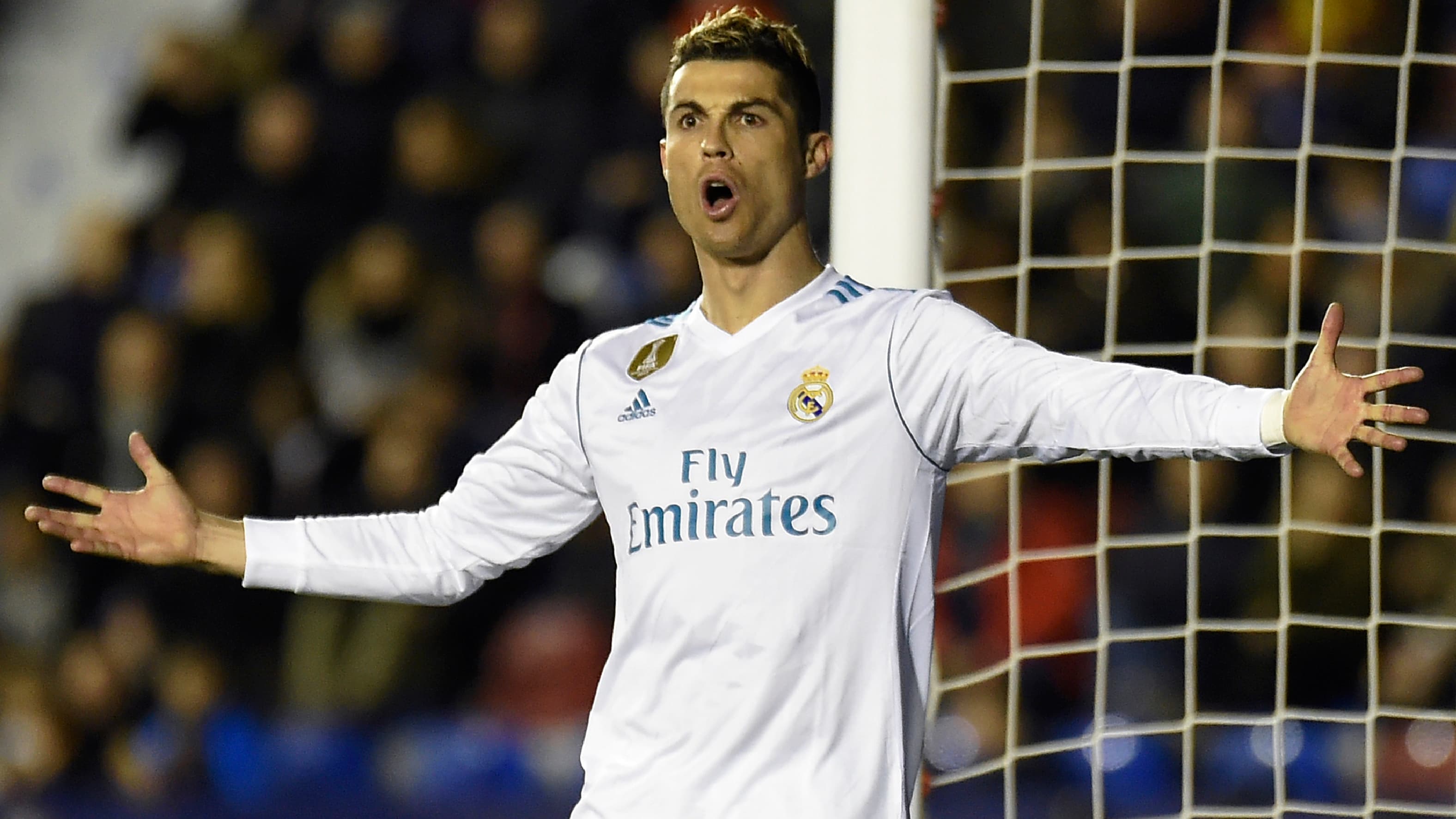 "UN TYPE TRÈS ARROGANT", UN EX-BUTEUR DE LIGA ALLUME CRISTIANO RONALDO, AVEC QUI IL S’EST ACCROCHÉ SUR LE TERRAIN