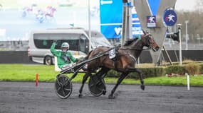 Hussard du Landret sacré dans le Prix de Paris Marathon Race