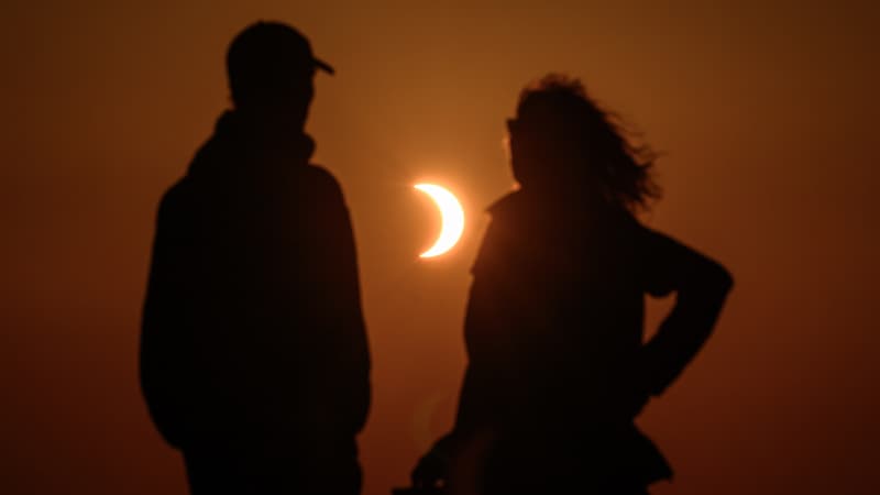 De l'Islande à la France en passant par l'Espagne, les plus belles images de l'éclipse solaire historique