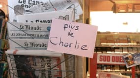 Le journal satirique Charlie Hebdo s'est arraché mercredi en France