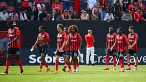 Les joueurs de Guingamp après la défaite 4-0 face au Red Star, 3e journée de Ligue 2, le 23 août 2025