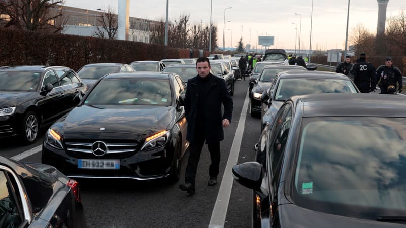 Les VTC bloquent l'aéroport Charles-de-Gaulle vendredi 16 novembre.