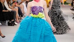 Après Dior lundi, Armani et Chanel mardi, puis Gaultier et Valentino mercredi présenteront leurs collections haute couture automne-hiver 2010-2011. Pour Jean-Jacques Picart consultant mode et luxe auprès du groupe LVMH, la crise n'a pas tué la haute coutu