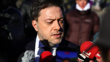 Le maire de Marseille Benoît Payan, le 22 novembre 2025 lors de la marche blanche en hommage à Mehdi Kessaci.