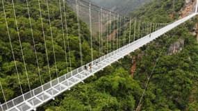Le plus long pont en verre est au Vietnam