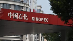 Une station-service Sinopec en juillet 2015 à Pékin, en Chine (photo d'illustration).