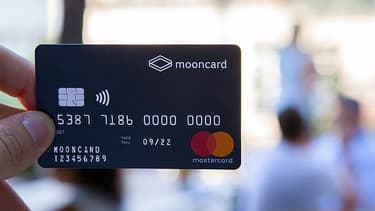 Une carte de paiement pour le carburant dans les administrations.