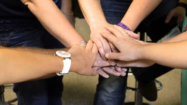 Les entreprises ont parfois recours au team building pour résoudre des situations complexes, comme par exemple quand des gens de différents services ne se parlent pas.