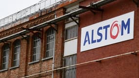 Le logo du groupe Alstom à Belfort, dans l'est de la France, le 26 mai 2021