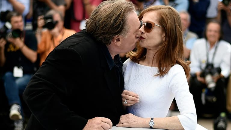 Gérard Depardieu tente d'embrasser Isabelle Huppert à Cannes lors de la présentation de "Valley of Love" au 68e festival le 22 mai 2015