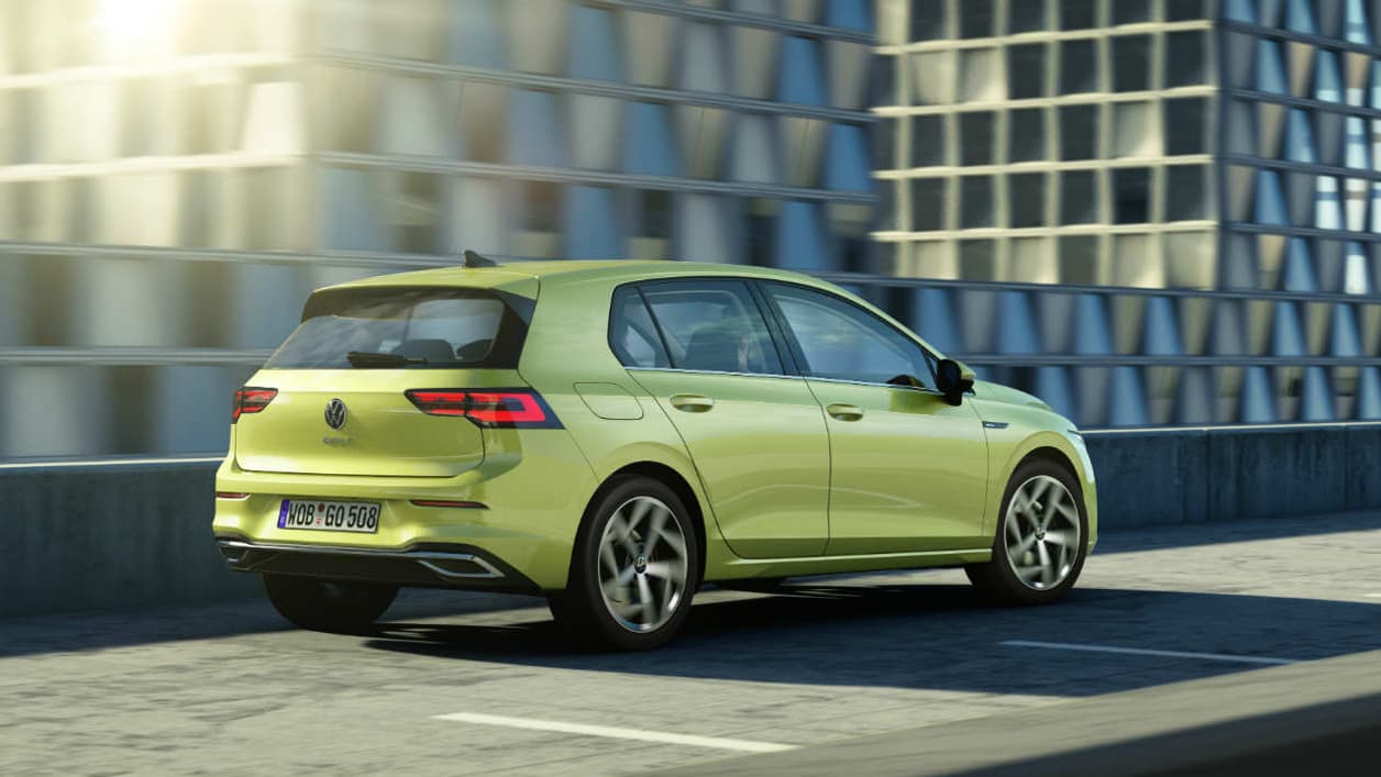 La Golf 8 mesure 4,28 mètres de long, pour un empattement de 2,63 mètres, soit une voiture un peu plus longue pour le même espace intérieur.