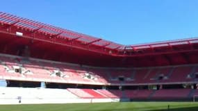 Le stade du Hainaut à Valenciennes a été peint en rouge