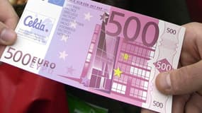 C'est un billet de 500 euros qui a éveillé la méfiance de la caissière (Photo d'illustration)