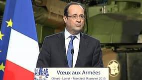François Hollande est aussi, selon la Constitution, chef des armées.