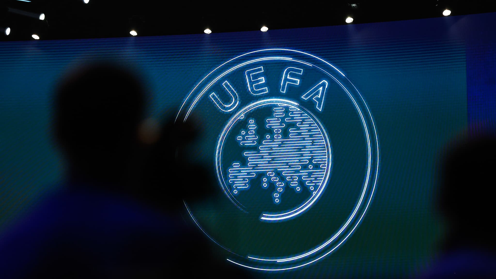 L'UEFA attribue l'organisation du Championnat d'Europe de football 2032 au  partenariat Türkiye-Italie