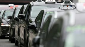 Manifestation de taxis à Saint-Denis en Seine-Saint-Denis, le 21 mai 2025